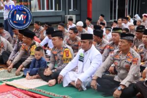 Kapolres Lahat AKBP Novi Edyanto, S.I.K.MIK, melaksanakan Sholat Idul Fitri 1447